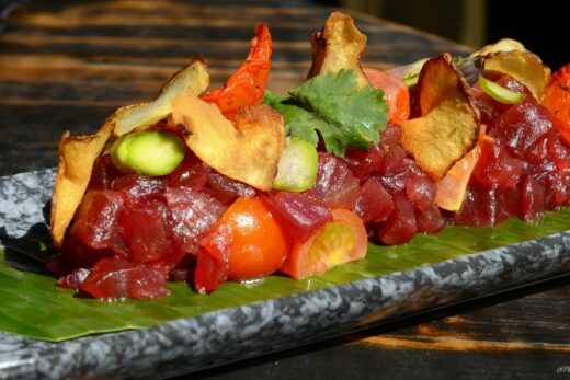 Tartare de thon sashimi saveur orientale & chips de topinambour